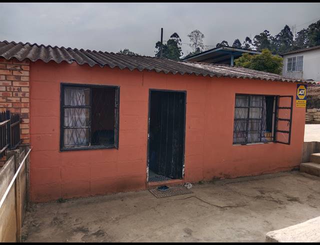 2 BEDROOM FREEHOLD FOR SALE IN NORTHDALE